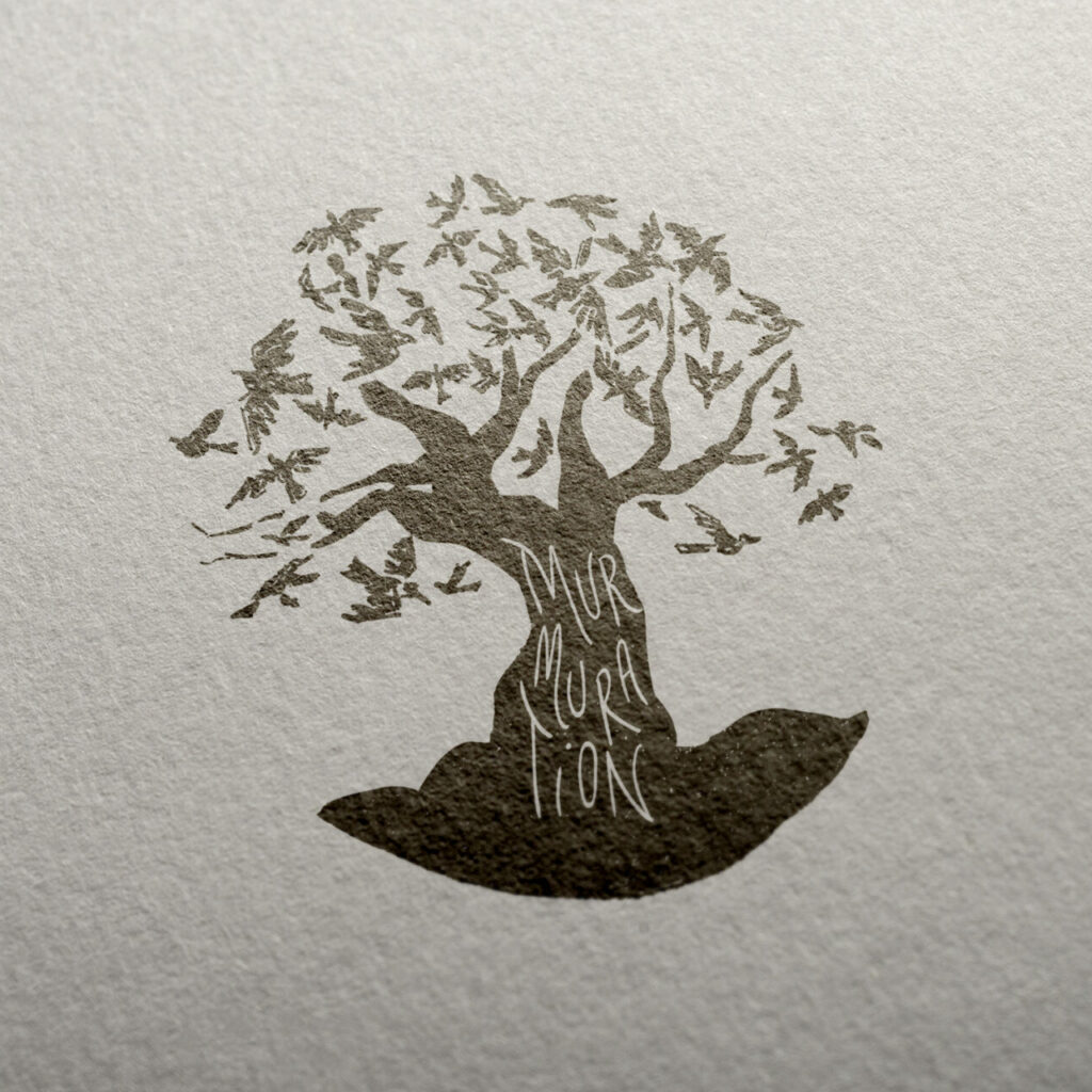 Création de logo Ex-libris d'un arbre avec une nuée d'oiseaux en guise de feuillage pour une maison d'édition indépendante. Réalisation par une graphiste freelance à Aurillac dans le Cantal. Studio de design et graphisme indépendant.
