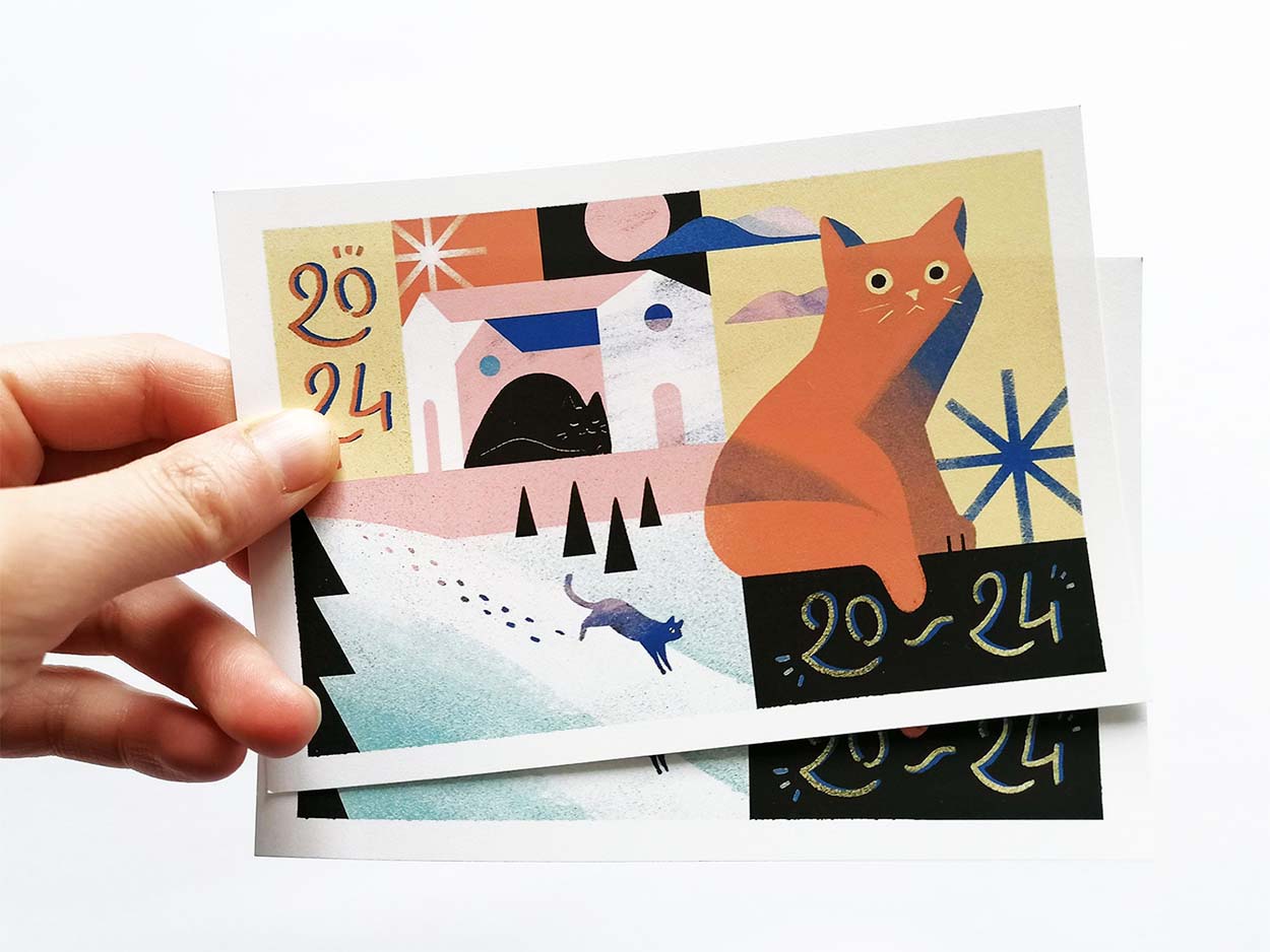 Carte de voeux 2024 illustrée. Illustration graphique géométrique de chats avec lettrage. Réalisation par Maëliss Font, Graphiste et illustratrice freelance à Aurillac. Illustrated greetings card for 2024. Graphic geometrical illustration featuring cats with lettering. Created by Maëliss Font, Graphic Designer and artist in Aurillac, France.