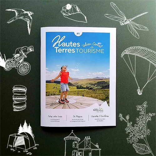 Magazine Destination Hautes Terres Tourisme Conception et mise en page du magazine guide touristique pour le territoire des Hautes Terres dans le Cantal en Auvergne