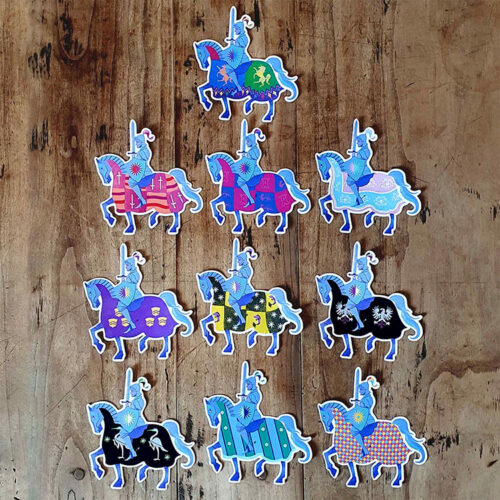 Série de stickers sur lesquels figurent un chevalier brandissant une épée. Sa monture est décorée selon les couleurs de différents drapeaux de la communauté LGBT : Le drapeau Pride arc-en-ciel - Lesbienne - Bisexuel - Transgenre - Intersexe - Non-binaire - Asexuel - Aromantique - Gay (Drapeau Océan) - Pansexuel